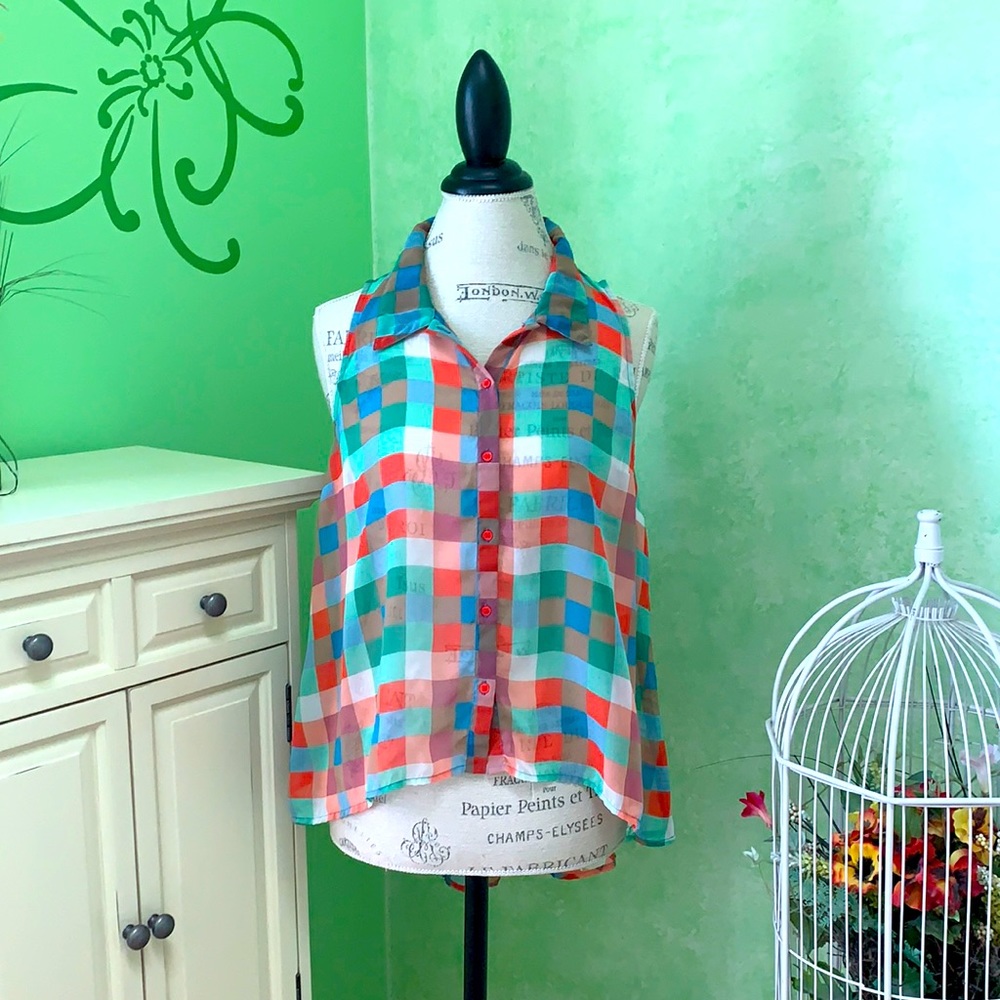 Sleeveless, button front, multicolor, blouse